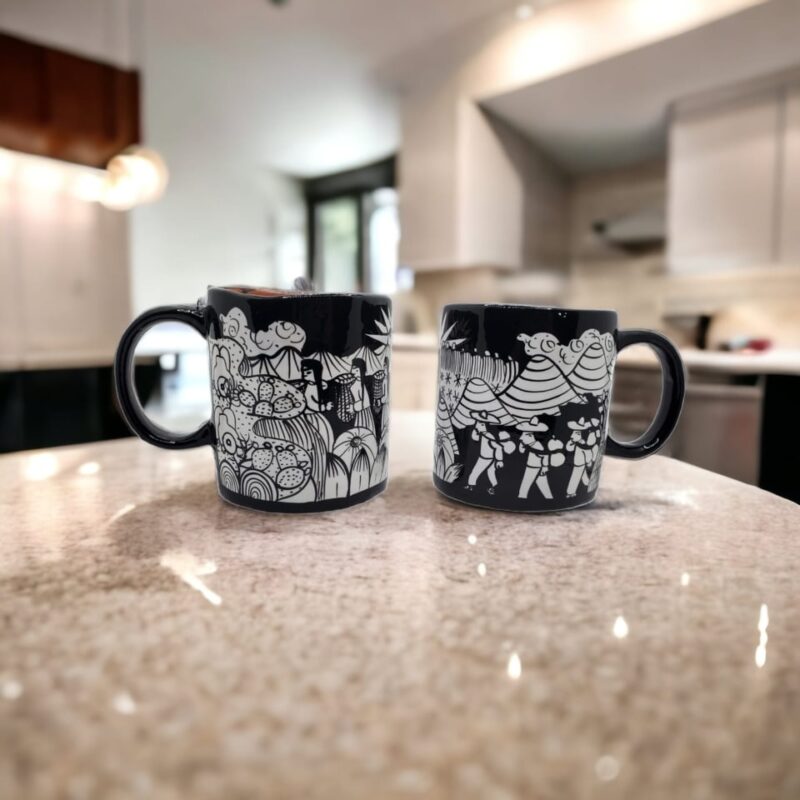 Artesano de Xalitla pintando taza mexicana con pigmentos naturales - proceso tradicional