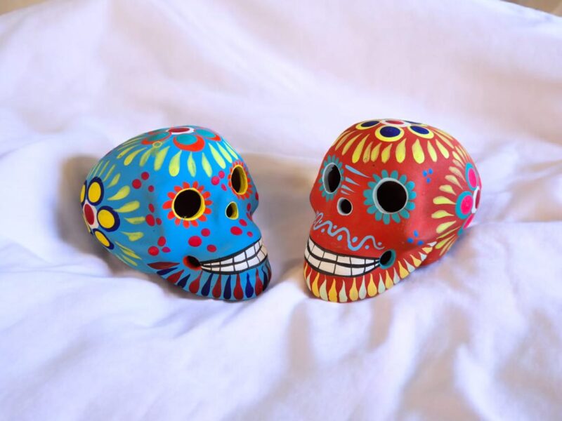 calaveras de barro artesanales