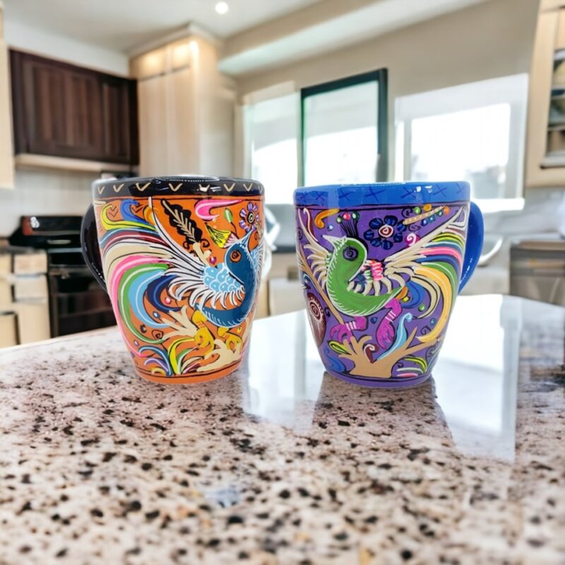 Tazas de barro pintadas a mano con aves mexicanas