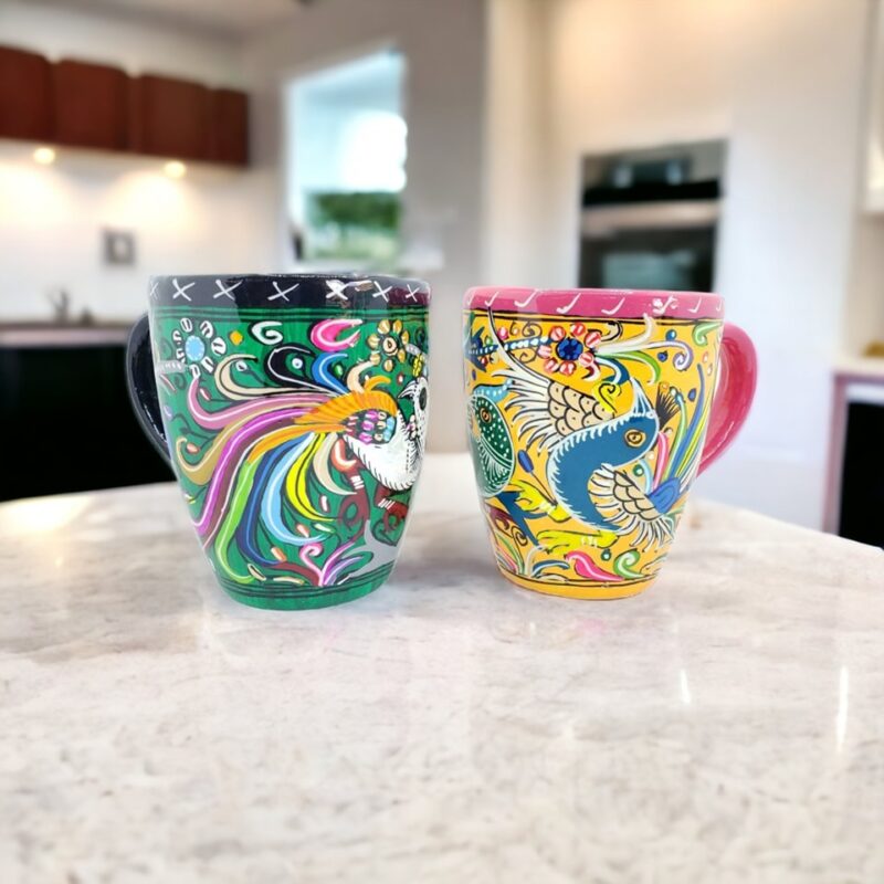 Tazas de barro pintadas a mano con aves mexicanas