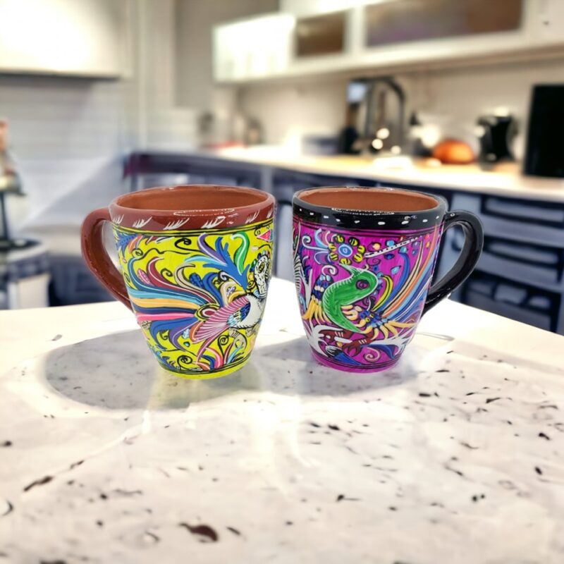 Tazas de barro pintadas a mano con aves mexicanas