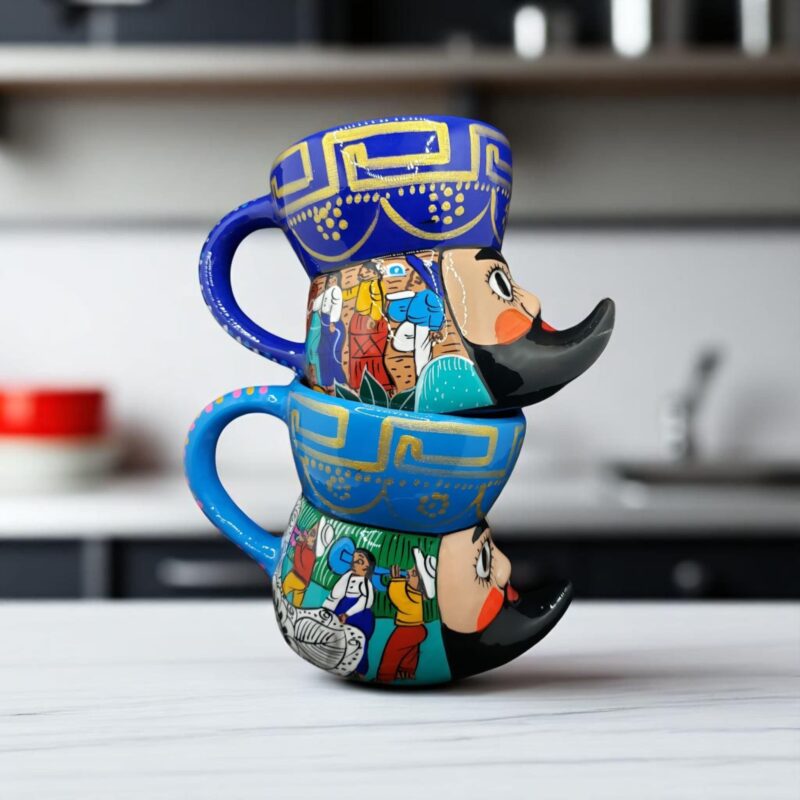 Artesano mexicano pintando taza chinelo tradicional - proceso manual